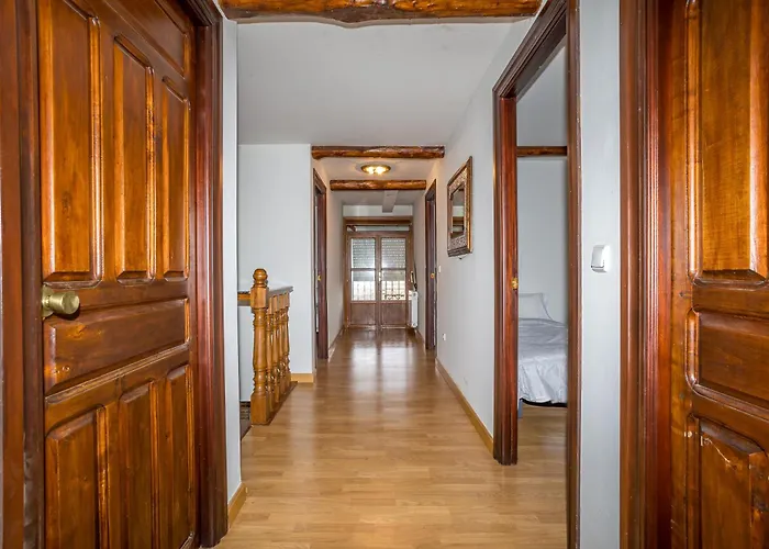 Baruhaus Villahermosa * Villamanan